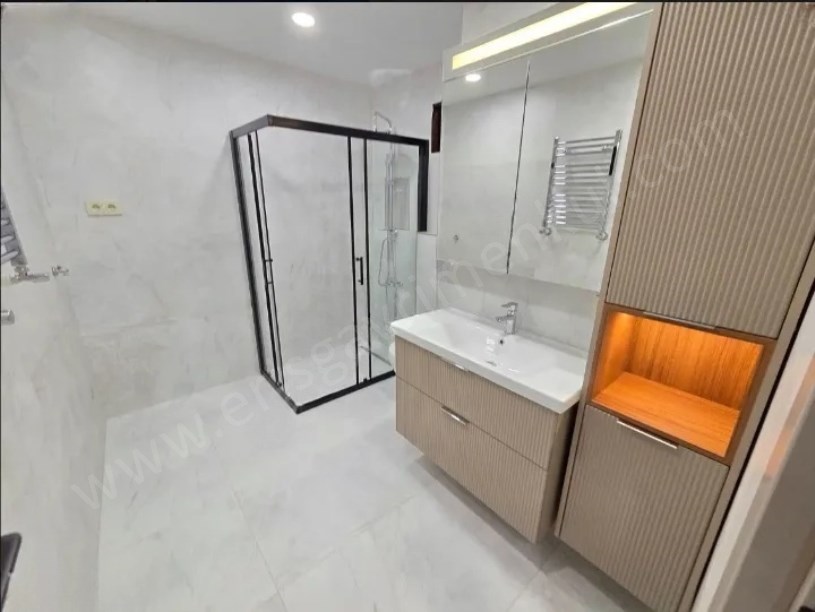 İSTANBUL KADIKÖY Bostancıda Mimari Dekorasyonlu 100 m² Net 3+1