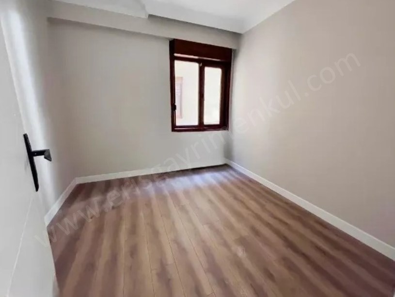 İSTANBUL KADIKÖY Caddebostanda Bağdat Caddesi Yakını, Balkonlu 3+1 Lüks Daire