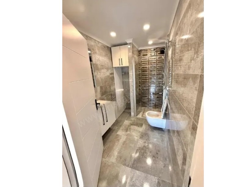 İSTANBUL KADIKÖY Caddebostanda Bağdat Caddesi Yakını, Balkonlu 3+1 Lüks Daire