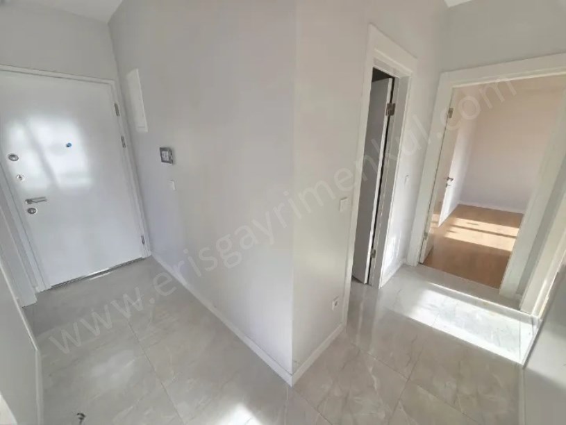 ŞENESENEVLERDE METROYA VE MİNİBÜSE CAD.NE YAKIN 3+1 DAİRE