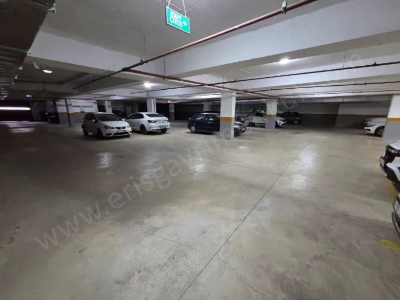 ŞENESENEVLERDE METROYA VE MİNİBÜSE CAD.NE YAKIN 3+1 DAİRE