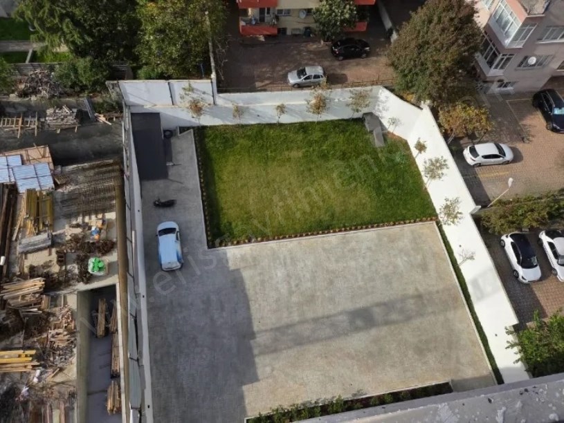 ŞENESENEVLERDE METROYA VE MİNİBÜSE CAD.NE YAKIN 3+1 DAİRE