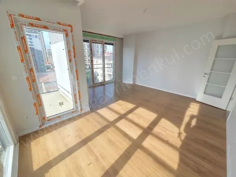 ŞENESENEVLERDE METROYA VE MİNİBÜSE CAD.NE YAKIN 3+1 DAİRE