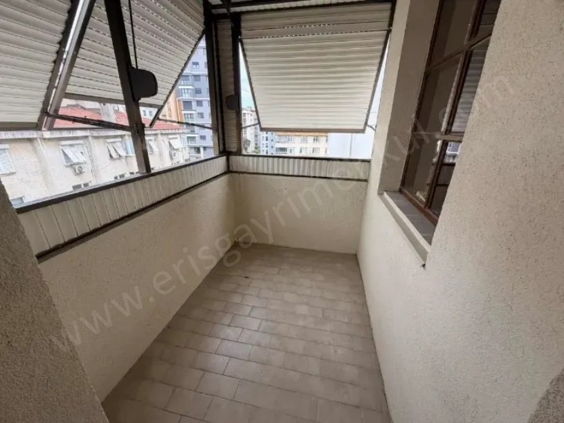 BOSTANCI MARMARAYA 5 DAK MESAFEDE KOMBİLİ 3+1 BOŞ FIRSAT DAİRE KADIKÖY İSTANBUL