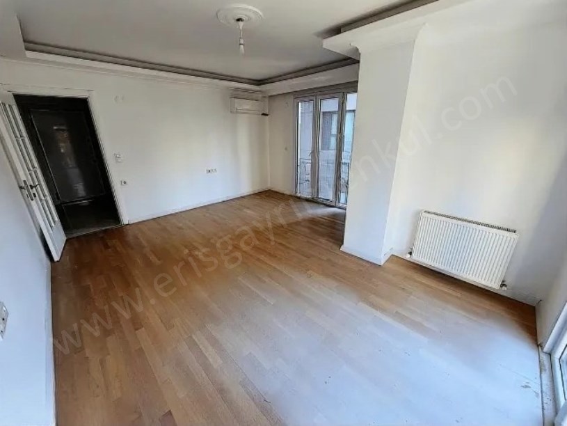 İSTANBUL KADIKÖY KOZZY AVM YE KOMŞU  2+1 70 M2 NET ARAKAT
