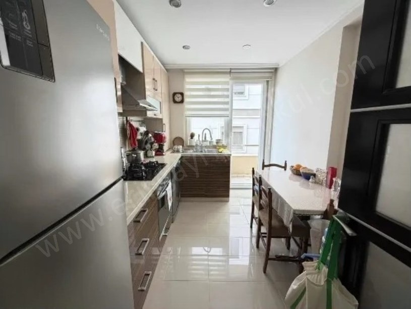 İSTANBUL KADIKÖY GÖSTEPE DE  ÖZGÜRLÜK PARKI YAKINI 85m²NET 2+1 ÖN CEHPE DAİRE