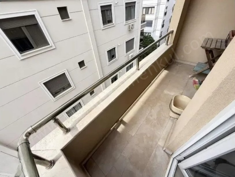 İSTANBUL KADIKÖY GÖSTEPE DE  ÖZGÜRLÜK PARKI YAKINI 85m²NET 2+1 ÖN CEHPE DAİRE