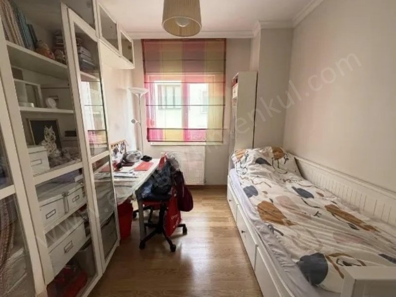 İSTANBUL KADIKÖY GÖSTEPE DE  ÖZGÜRLÜK PARKI YAKINI 85m²NET 2+1 ÖN CEHPE DAİRE