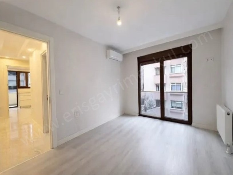 İSTANBUL Kadıköy Bostancıda Metroya 1 Dakika   3+1 Satılık Daire