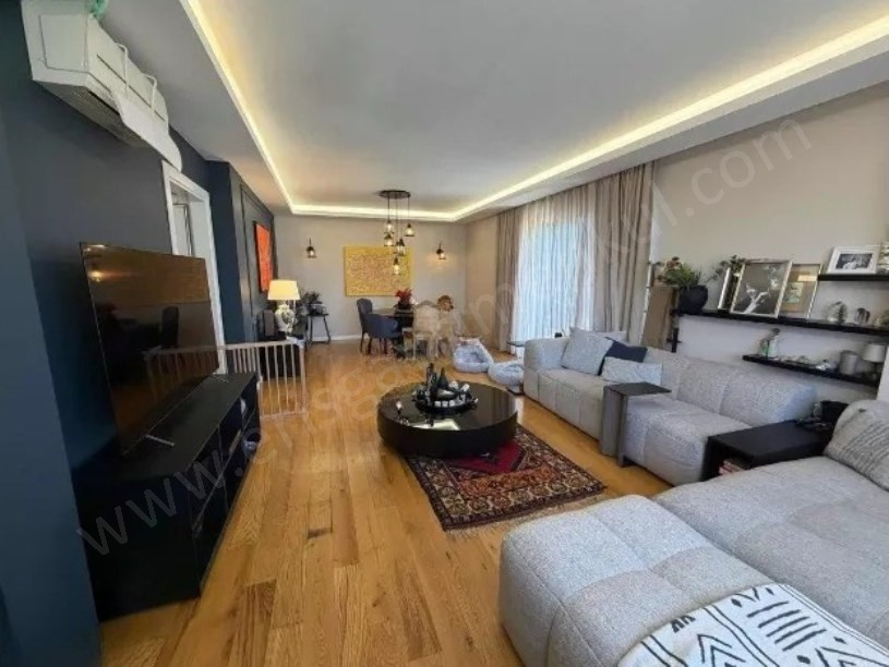 SUADİYEDE BAĞDATA YAKIN 4+2  ÜÇ BANYOLU KEYİFLİ TERAS YASAL DUBLEKS
