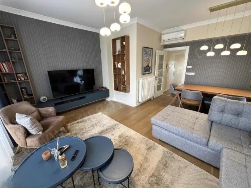 KADİKÖY 19 MAYIS MAHALLESİNDE ÇİFT WC  İSKAN MEVCUT PRESTİJLİ BİNADA 80 M2 2+1 DAİRE.
