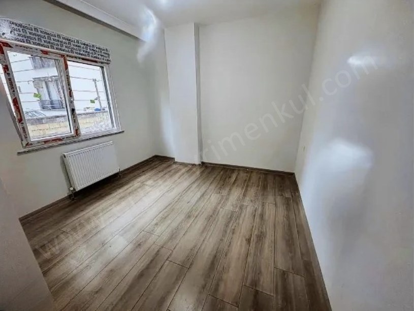KADİKÖY CADDEBOSTANDA 2+1 KEYİFLİ YÜKSEK GİRİŞ DAİRE.