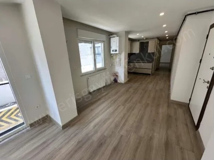 KADİKÖY CADDEBOSTANDA 2+1 KEYİFLİ YÜKSEK GİRİŞ DAİRE.