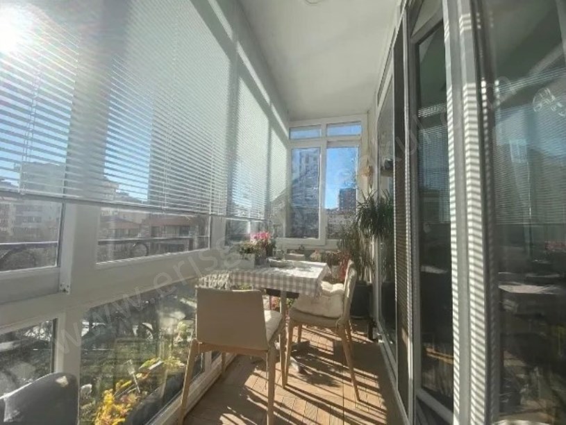 KOZYATAĞINDA ÖNÜ KAPANMAZ FERAH BALKONLU 3+1 EBEVEYN BANYOLU SATILIK DAİRE