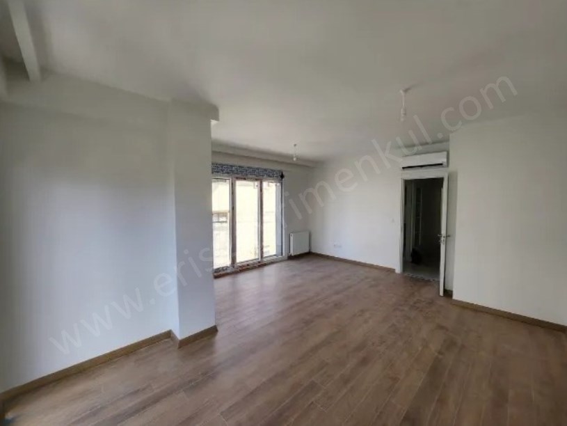 KADIKÖY KOZYATAĞI YENİ BİNADA GENİŞ BALKONLU 2+1 BOŞ OTURUMA HAZIR SIFIR DAİRE