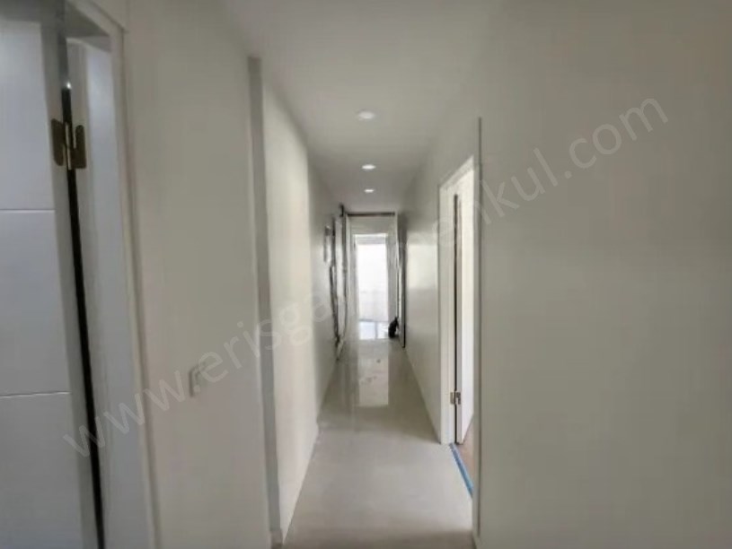 KADIKÖY KOZYATAĞI YENİ BİNADA GENİŞ BALKONLU 2+1 BOŞ OTURUMA HAZIR SIFIR DAİRE