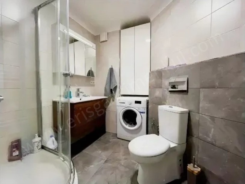 KOZYATAĞINDA 2015 YAPIMI ÇİFT BALKONLU,E.BANYOLU 95m2 2+1 DAİRE