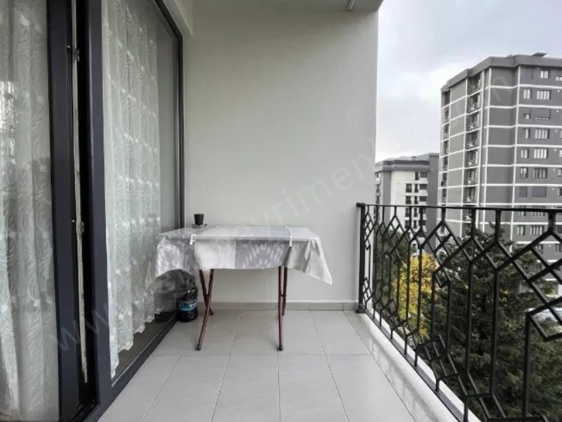KOZYATAĞINDA 2015 YAPIMI ÇİFT BALKONLU,E.BANYOLU 95m2 2+1 DAİRE