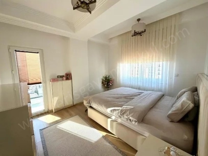 KADIKÖY BOSTANCI MERKEZDE 3+2 KEYİFLİ TERASLI DUBLEX 