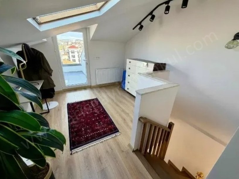 KADIKÖY BOSTANCI MERKEZDE 3+2 KEYİFLİ TERASLI DUBLEX 