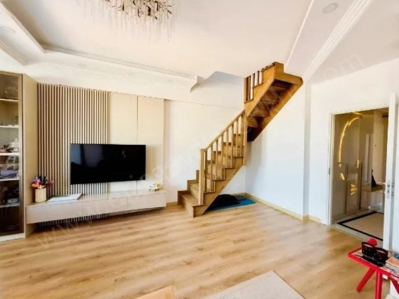 KADIKÖY BOSTANCI MERKEZDE 3+2 KEYİFLİ TERASLI DUBLEX 
