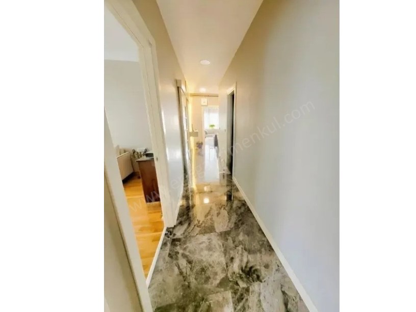 BOSTANCI MARMARAYA YAKIN MERKEZİ KONUMDA GENİŞ BALKON EBEVEYN BANYOLU 3+1 SATILIK DAİRE