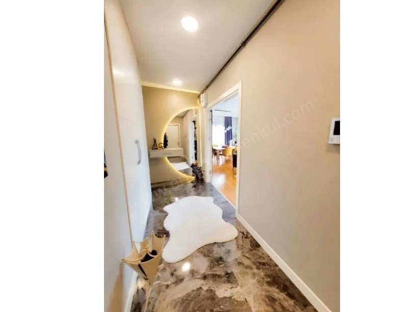 BOSTANCI MARMARAYA YAKIN MERKEZİ KONUMDA GENİŞ BALKON EBEVEYN BANYOLU 3+1 SATILIK DAİRE