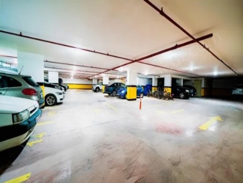 BOSTANCI MARMARAYA YAKIN MERKEZİ KONUMDA GENİŞ BALKON EBEVEYN BANYOLU 3+1 SATILIK DAİRE