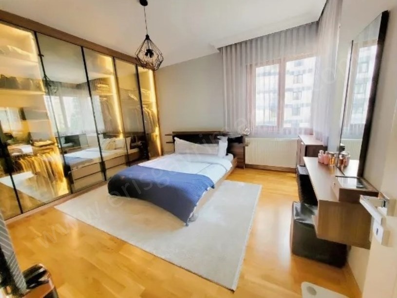 BOSTANCI MARMARAYA YAKIN MERKEZİ KONUMDA GENİŞ BALKON EBEVEYN BANYOLU 3+1 SATILIK DAİRE