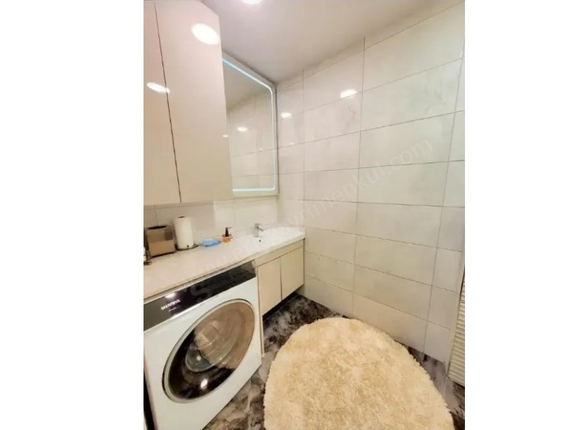 BOSTANCI MARMARAYA YAKIN MERKEZİ KONUMDA GENİŞ BALKON EBEVEYN BANYOLU 3+1 SATILIK DAİRE
