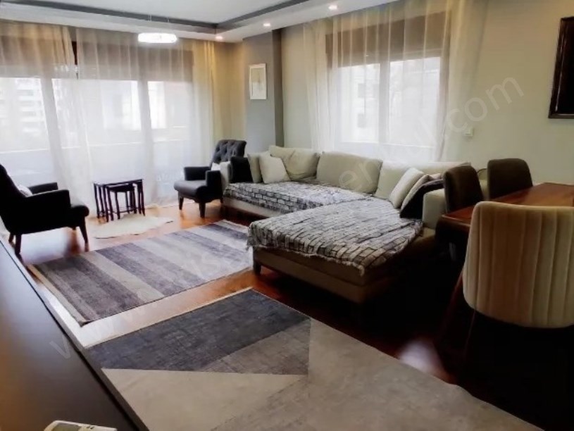 Şenesenevlerde Metro Yakını, 4 Yaş, 120m², 3+1 Ebeveyn ve  Balkonlu Lüks Daire