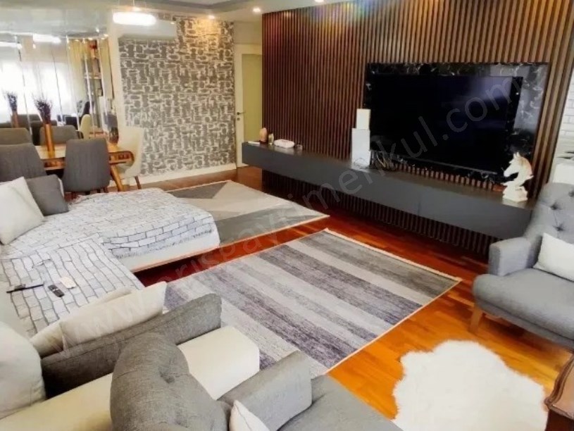 Şenesenevlerde Metro Yakını, 4 Yaş, 120m², 3+1 Ebeveyn ve  Balkonlu Lüks Daire