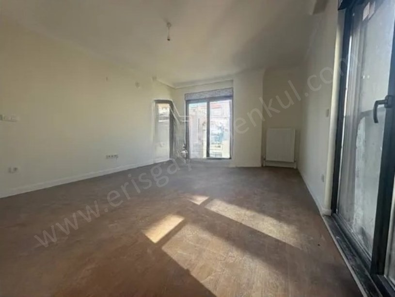 KADIKÖY KOZYATAĞINDA 2+1 75 M2 BALKONLU BOŞ  SIFIR DAİRE