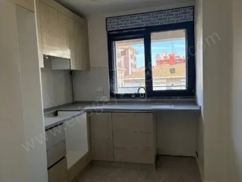 KADIKÖY KOZYATAĞINDA 2+1 75 M2 BALKONLU BOŞ  SIFIR DAİRE
