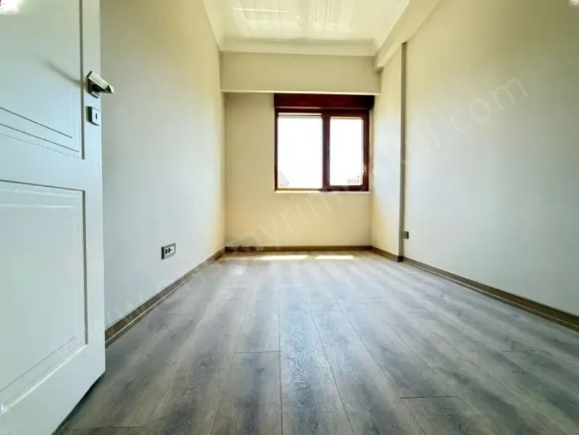 19 MAYIS MAH.DE 2026 YAPIMI KAPANMAZ MANZARALI 90 M2 NET 3+1 E.BANYOLU DAİRE
