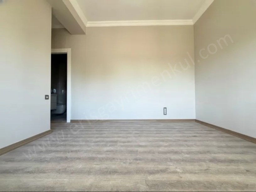 19 MAYIS MAH.DE 2026 YAPIMI KAPANMAZ MANZARALI 90 M2 NET 3+1 E.BANYOLU DAİRE