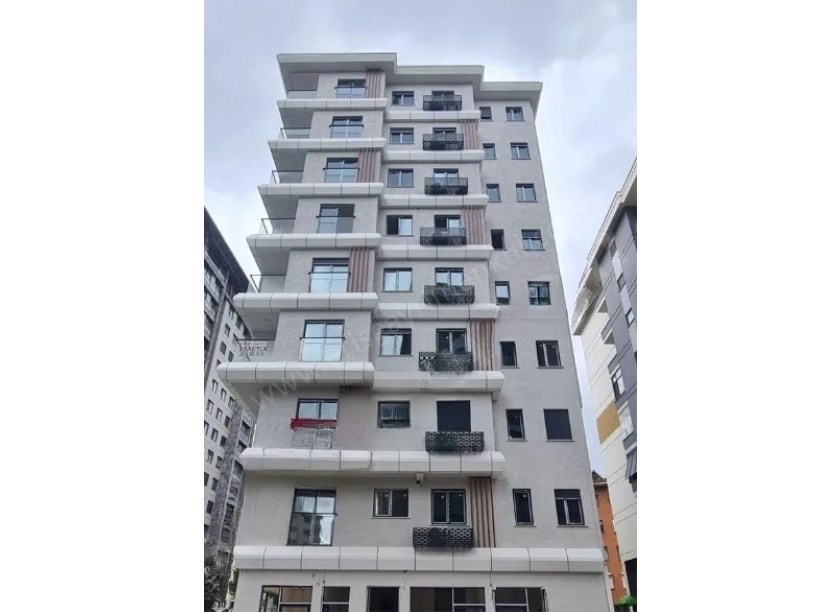 Kadıköy Suadiye de Balkonlu Sıfır Binada Geniş 3+1 Satılık Daire