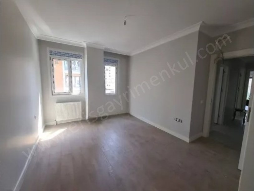 Kadıköy Suadiye de Balkonlu Sıfır Binada Geniş 3+1 Satılık Daire
