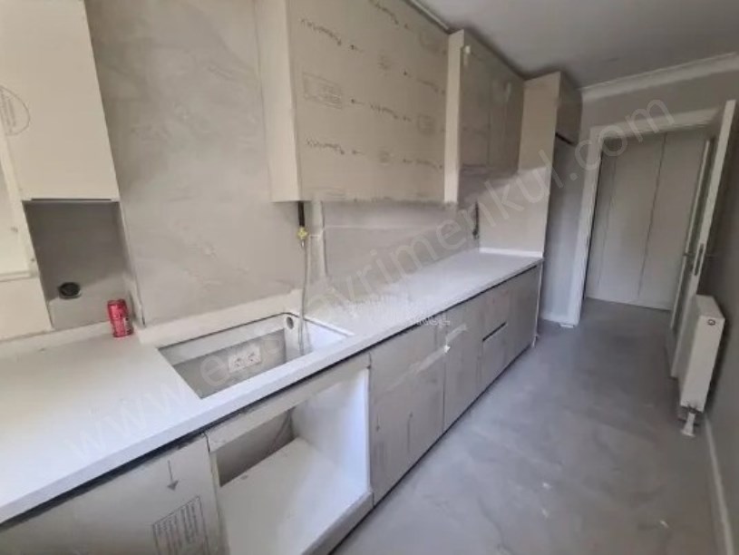 Kadıköy Suadiye de Balkonlu Sıfır Binada Geniş 3+1 Satılık Daire
