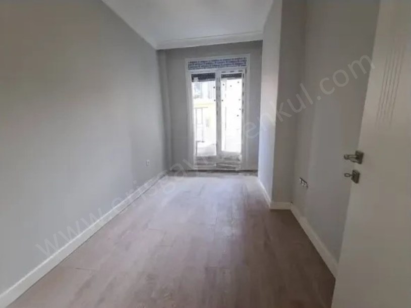 Kadıköy Suadiye de Balkonlu Sıfır Binada Geniş 3+1 Satılık Daire