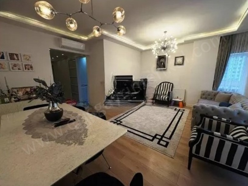 Bostancı Şenesenevler Metro Yakını Teraslı Balkonlu DubleksDaire