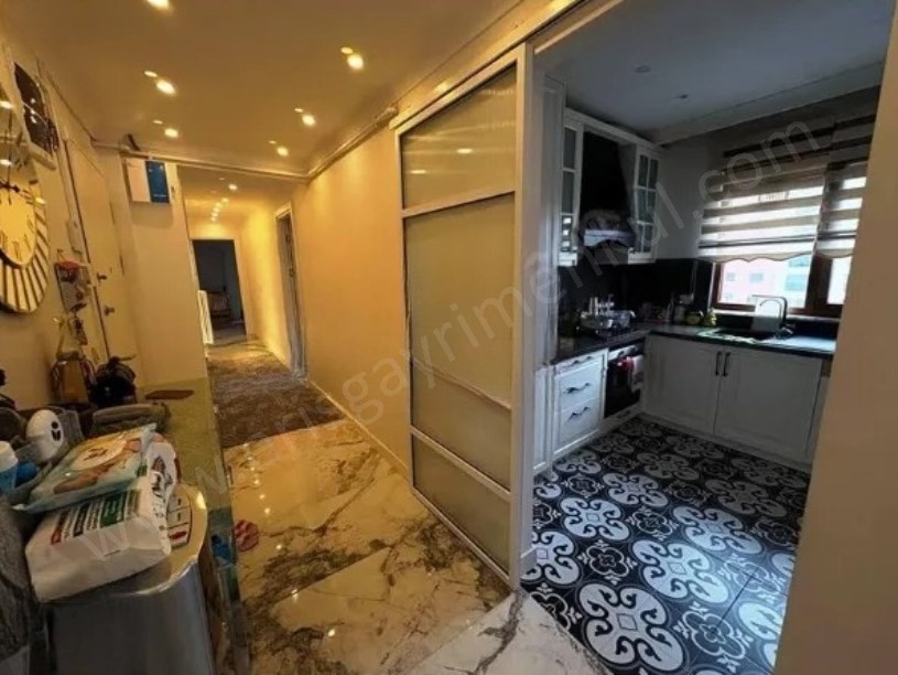 Bostancı Şenesenevler Metro Yakını Teraslı Balkonlu DubleksDaire