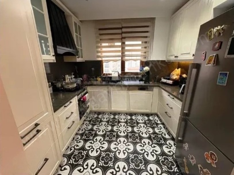 Bostancı Şenesenevler Metro Yakını Teraslı Balkonlu DubleksDaire