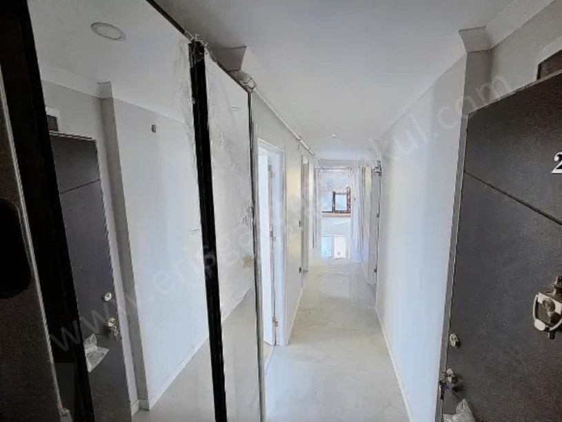 KADIKÖY MİNİBÜS CADDESİNDE  YENİ BİNA BALKONLU 3+1 FIRSAT DAİRE