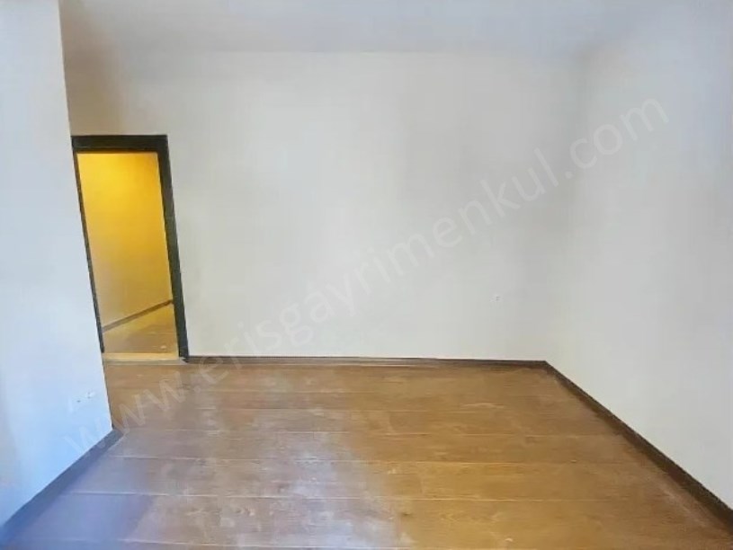 BAĞDAT CADDESİNE YAKIN SIFIR BOŞ GÜNEY KOMBİ 80 M2 2+1