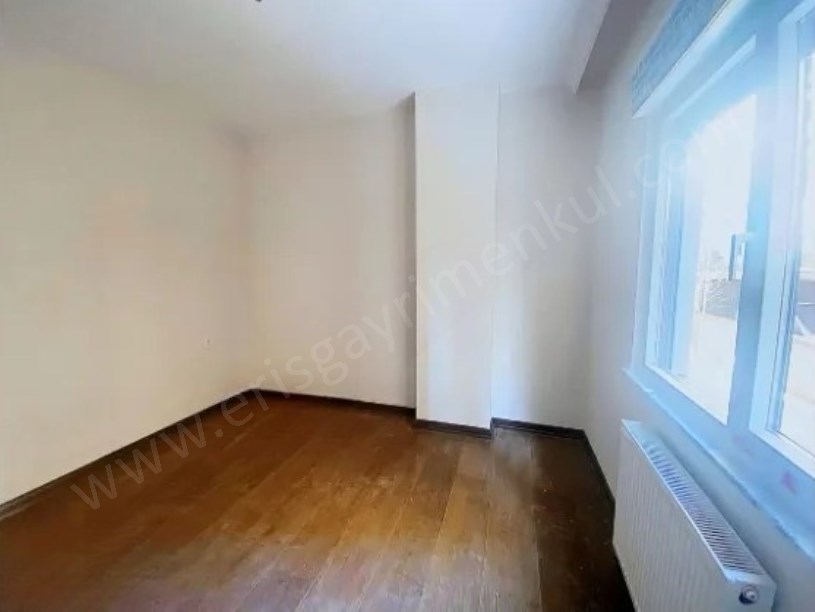 BAĞDAT CADDESİNE YAKIN SIFIR BOŞ GÜNEY KOMBİ 80 M2 2+1