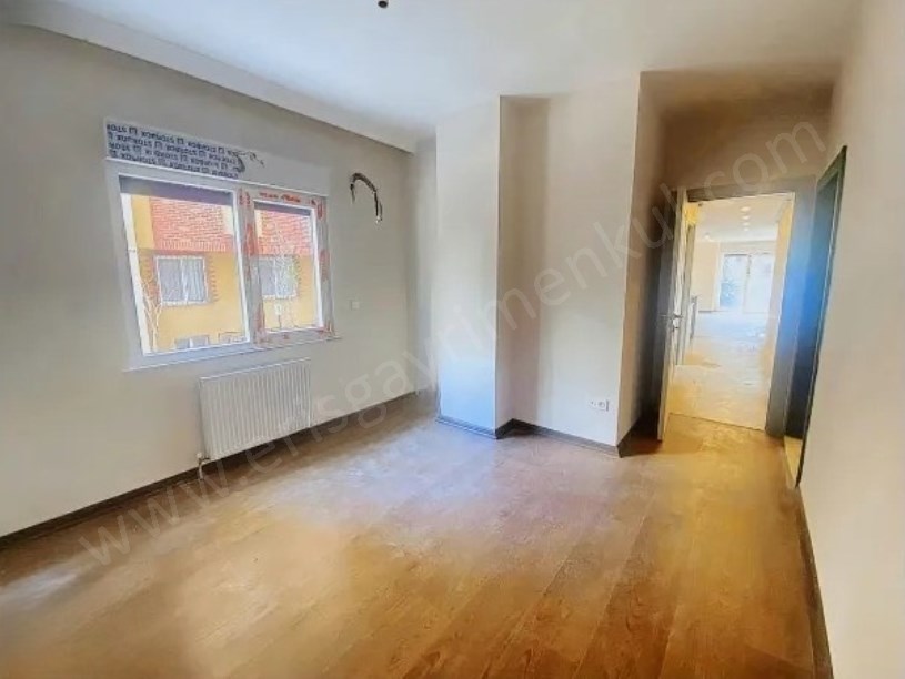BAĞDAT CADDESİNE YAKIN SIFIR BOŞ GÜNEY KOMBİ 80 M2 2+1
