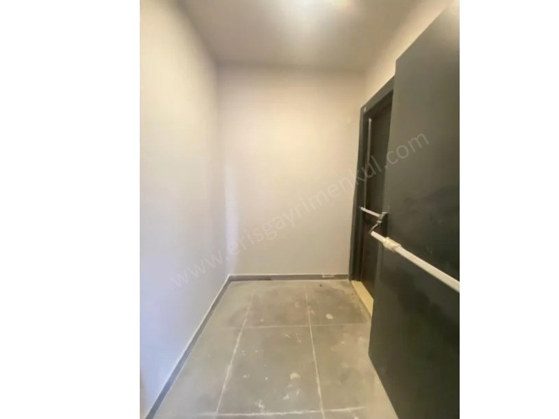 BAĞDAT CADDESİNE YAKIN SIFIR BOŞ GÜNEY KOMBİ 80 M2 2+1