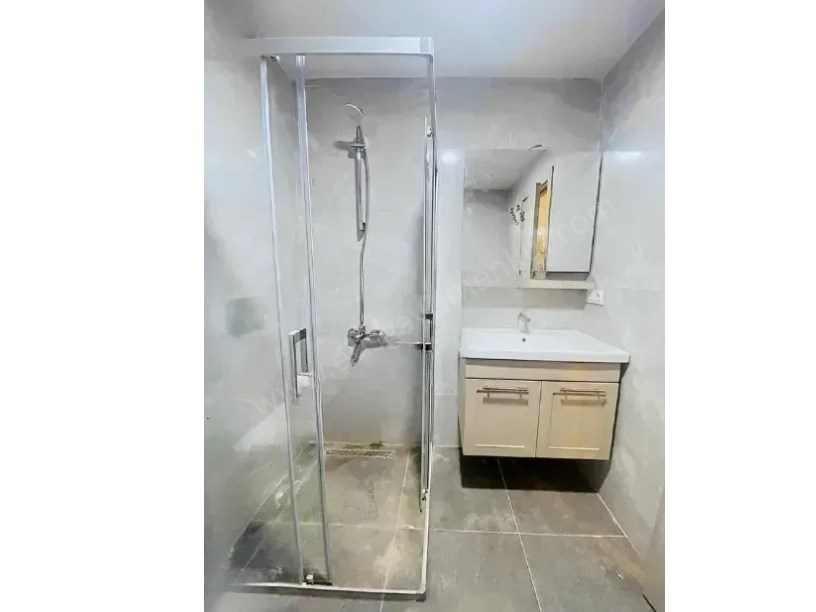 BAĞDAT CADDESİNE YAKIN SIFIR BOŞ GÜNEY KOMBİ 80 M2 2+1