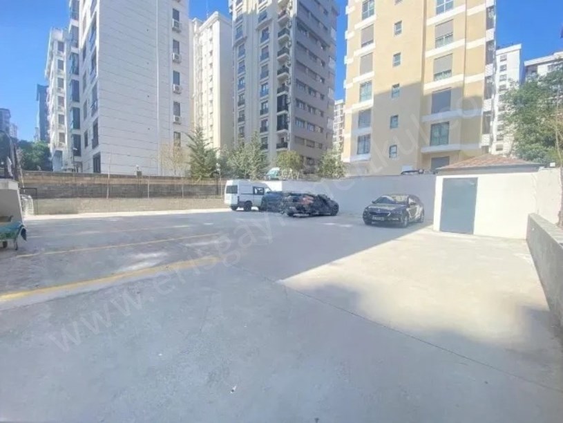 BAĞDAT CADDESİNE YAKIN SIFIR BOŞ GÜNEY KOMBİ 80 M2 2+1